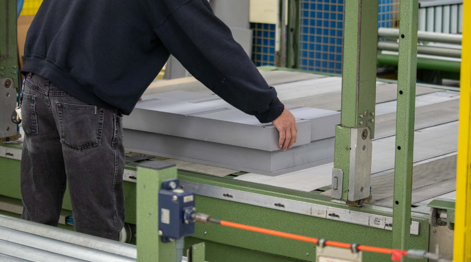 Contract Manufacturing in North America: A Strategic Advantage for Medical Device OEMs